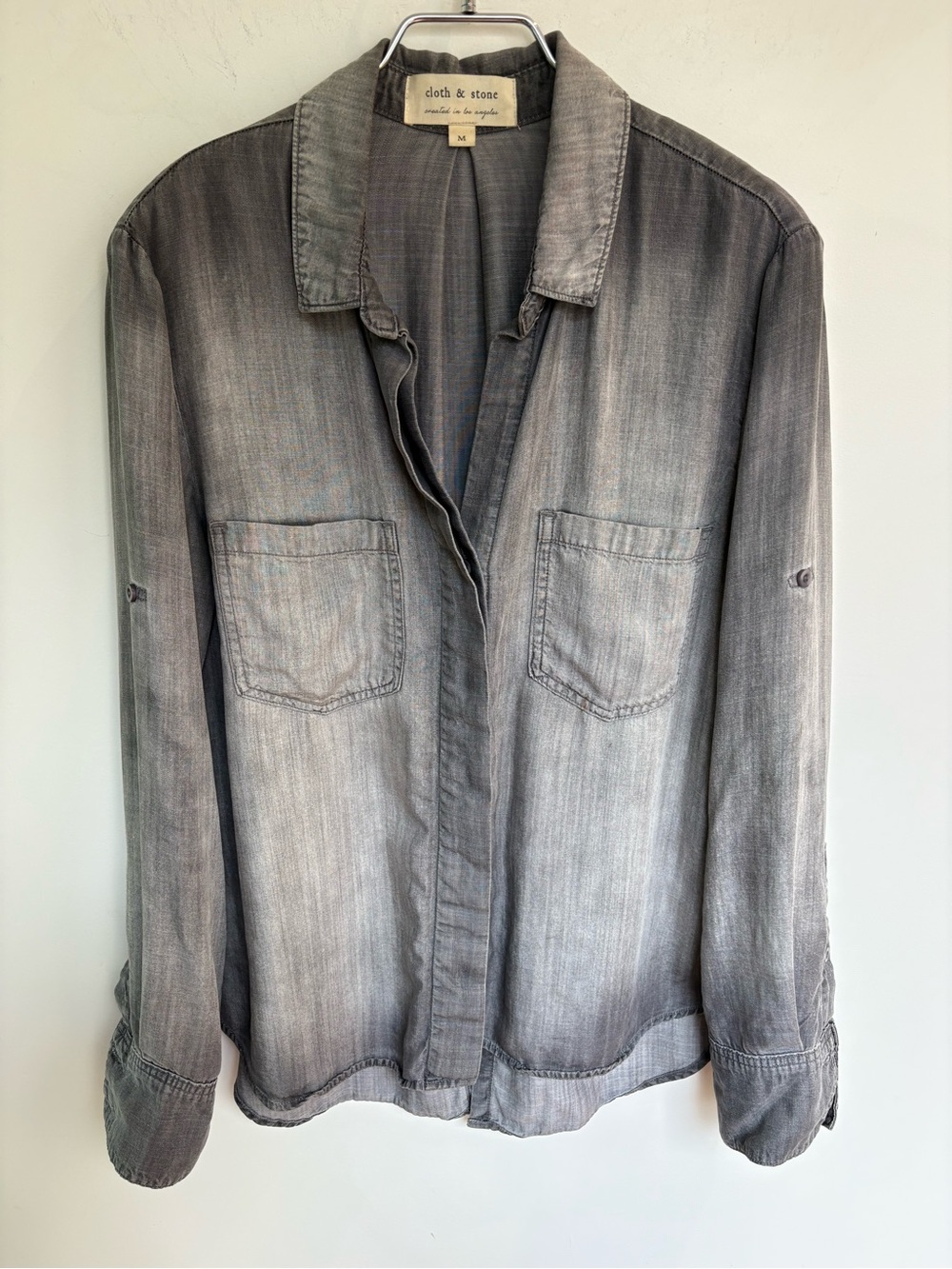 cloth & stone Vintage wash Gray chambray denim shirt size Medium